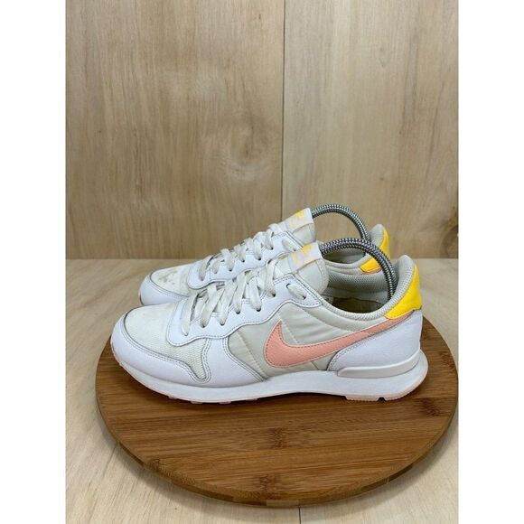Nike Internationalist White Yellow Athletic Running Shoes Womens 9 - Picture 1 of 8
